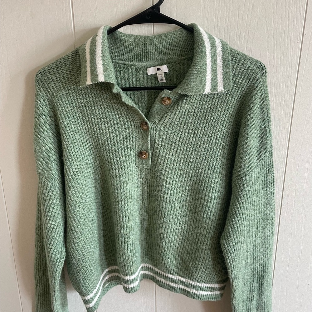 BP Green V-Neck Sweater with White Accents